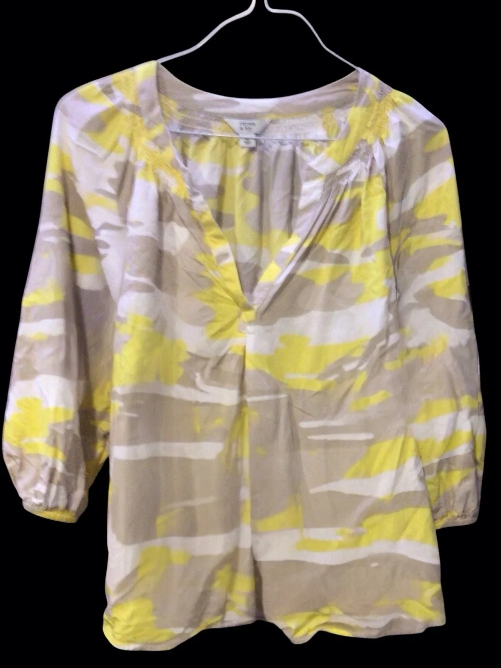 EUC....Womens Crown & Ivy V neck blouse
